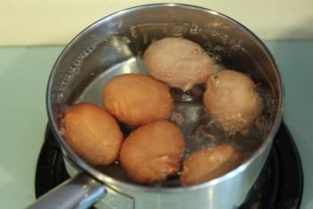 cover the eggs with cold water