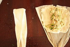 wrap the husk around the dough