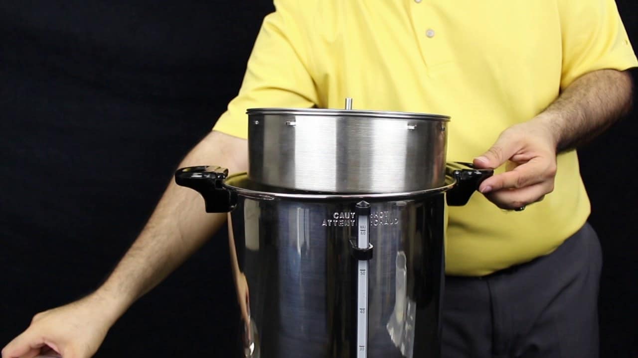 Descaling a coffee urn