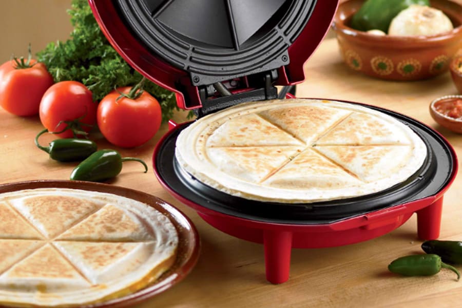 How to use a quesadilla maker