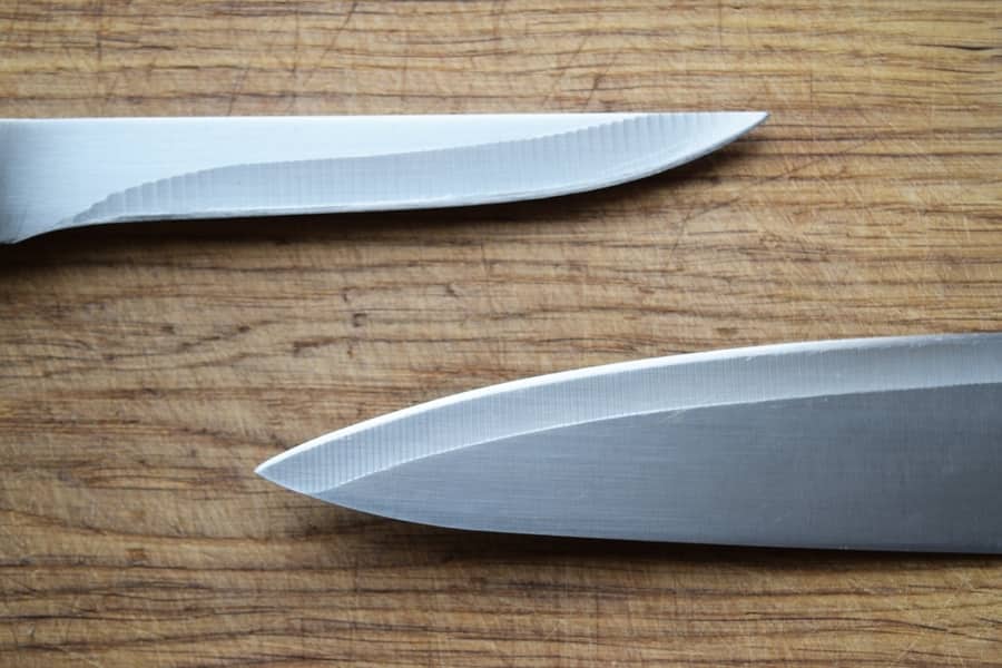 https://static.thedaringkitchen.com/wp-content/uploads/2021/04/How-to-sharpen-kitchen-knives.jpeg