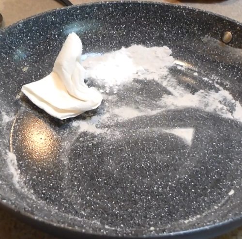 How to clean ceramic cookware with baking soda