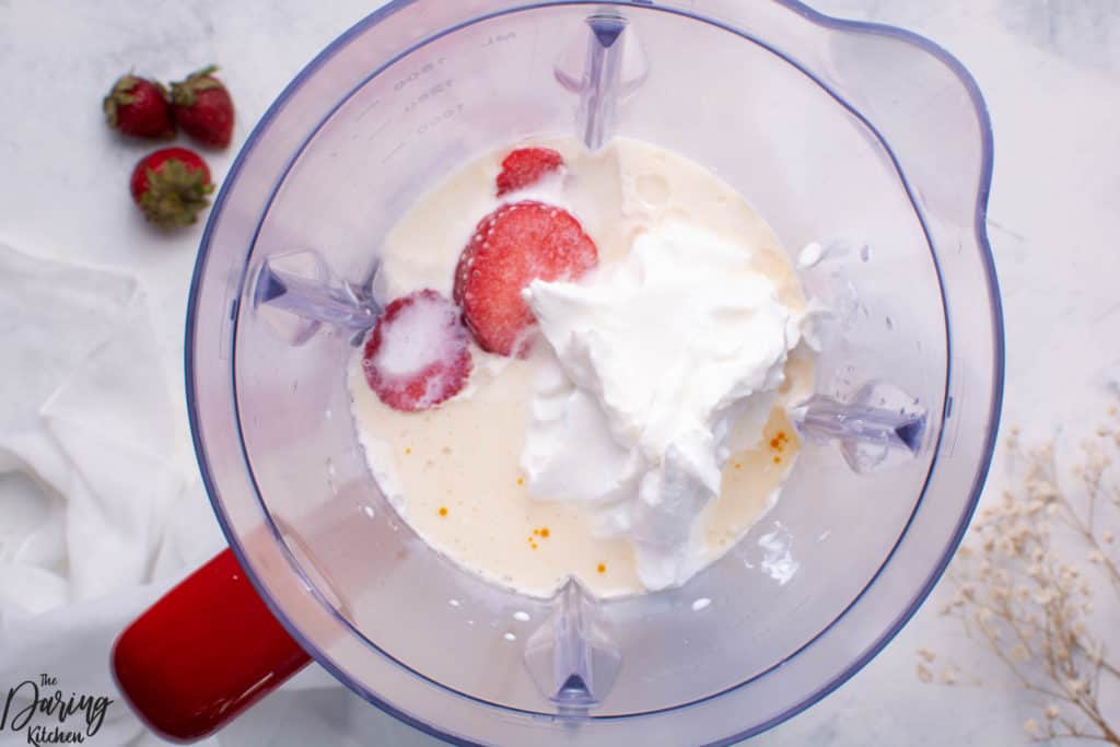 https://static.thedaringkitchen.com/wp-content/uploads/2021/07/Strawberry-Ice-Cream-3-1024x683.jpg