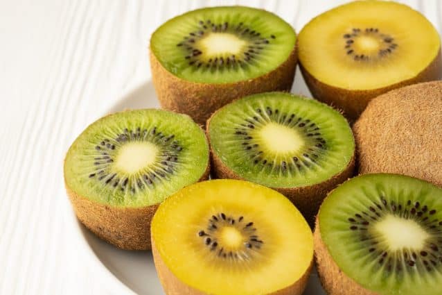 https://static.thedaringkitchen.com/wp-content/uploads/2021/11/green-gold-kiwis.jpg