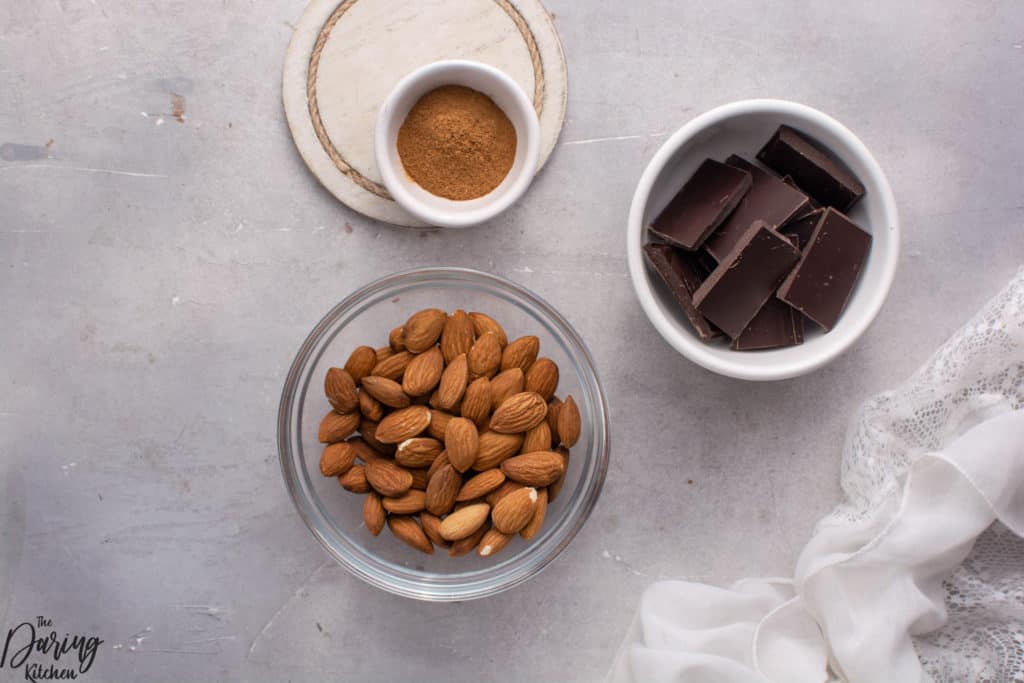 chocolate covered almonds ingredients