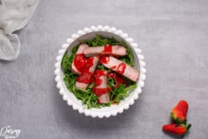Steak strawberry salad add dressing