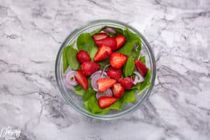 strawberry spinach salad add hazelnuts