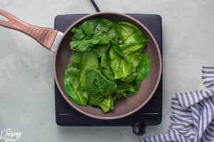Sauteed spinach cook
