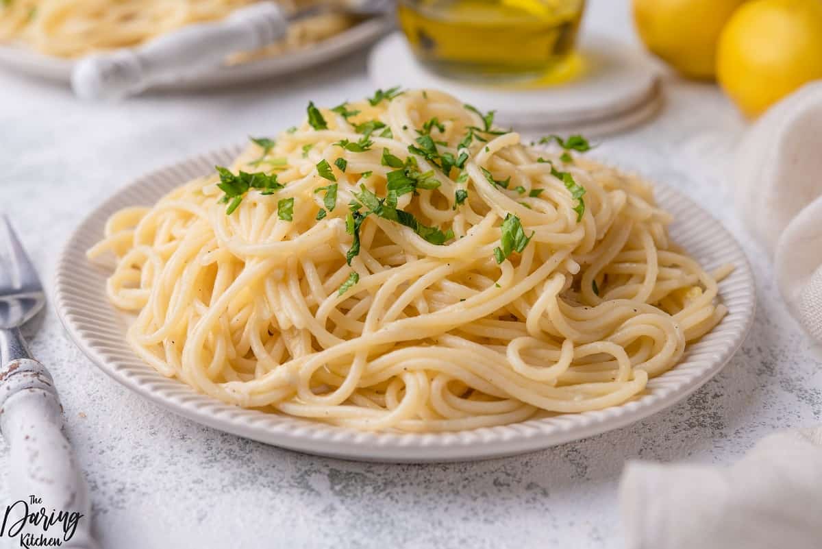 Lemon garlic pasta ready serve 3